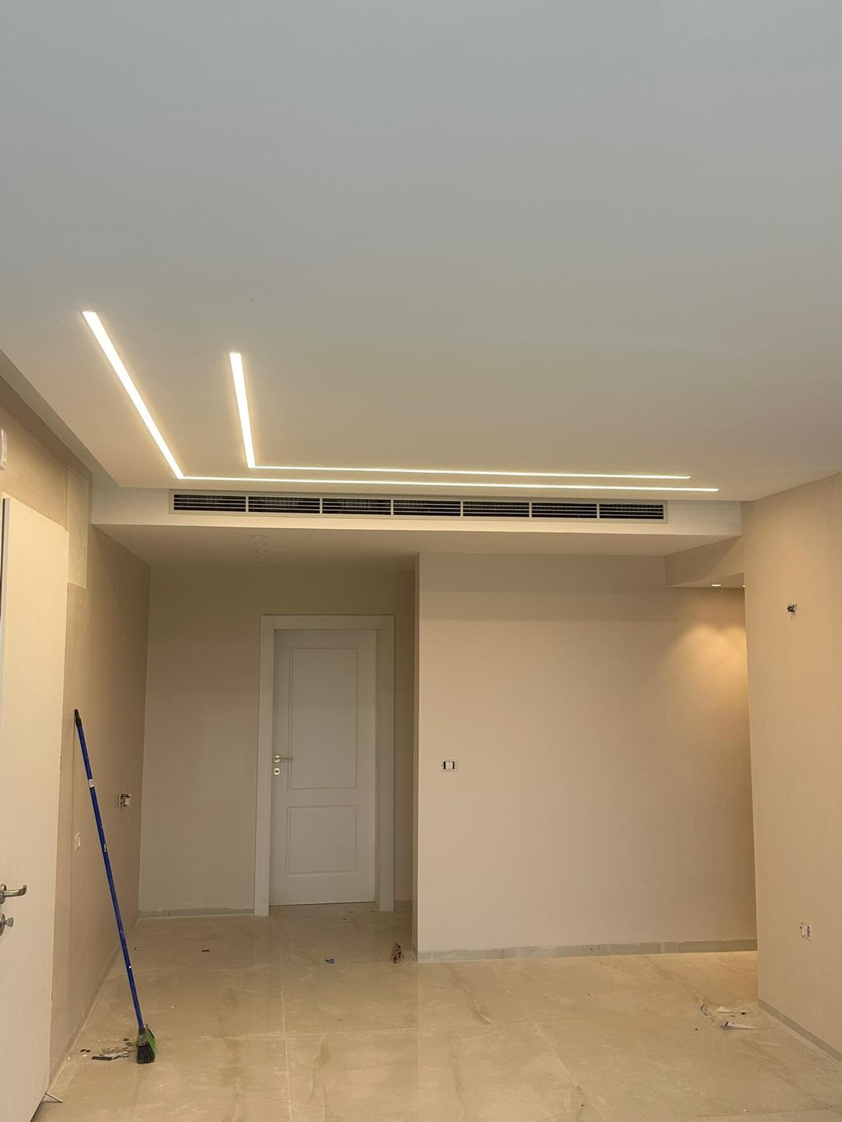 התקנת מערכת מיזוג אוויר מרכזית – עבודה מקצועית בדירה חדשה